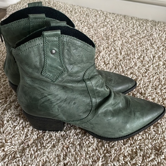 FREE PEOPLE LEATHER BOOTIE, Made in Spain - Picture 4 of 5